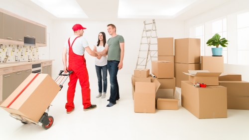 Fulham moving van service for homes and businesses