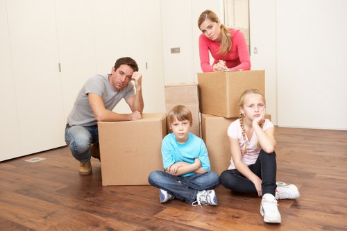 Packing and moving boxes for a Fulham flat relocation